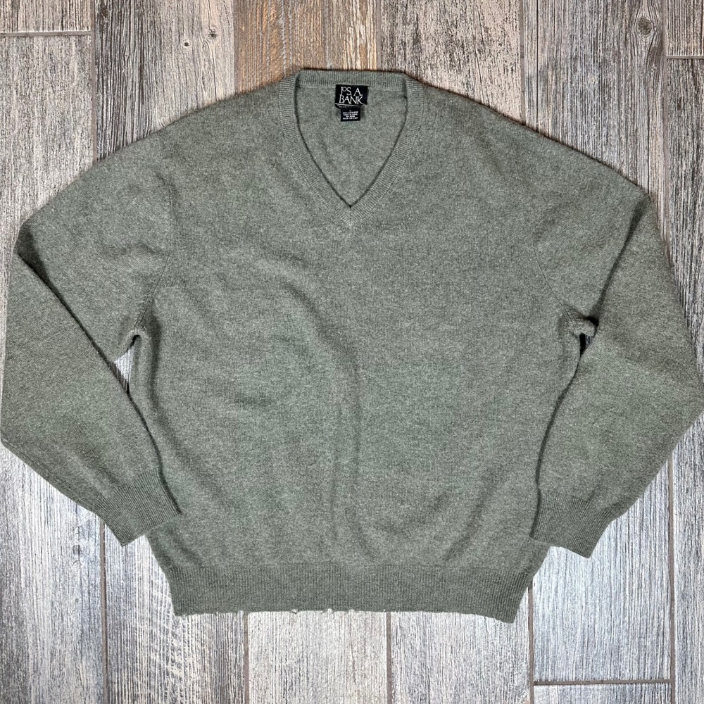 Jos A Bank Traveler's Collection Mens Cashmere V-Neck Sweater‎